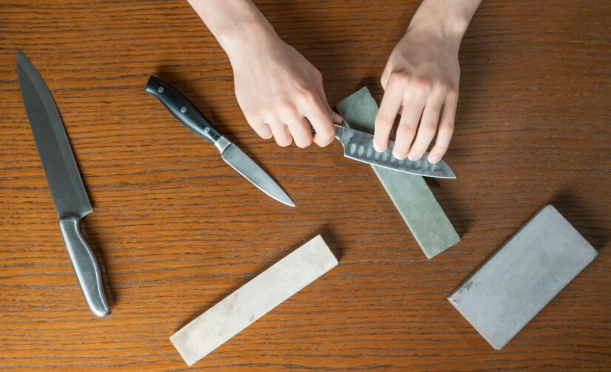 Cleaning and Sanitizing Knife Blocks