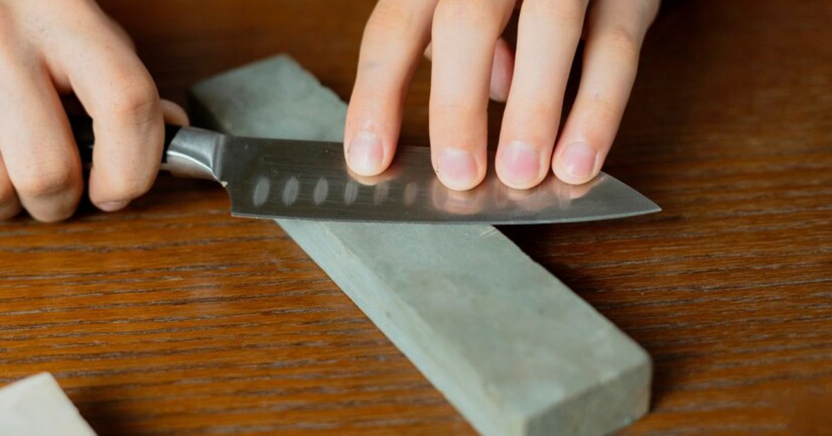 Proper Sanitization Techniques for Knives