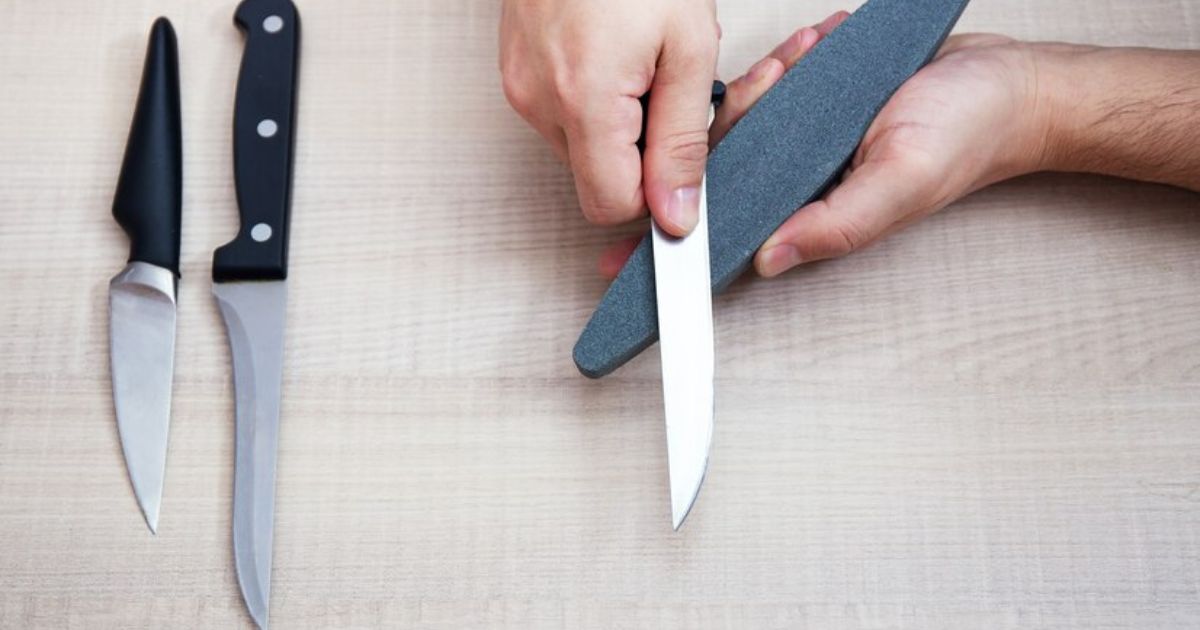 The Significance of Knife Cleaning and Sanitizing